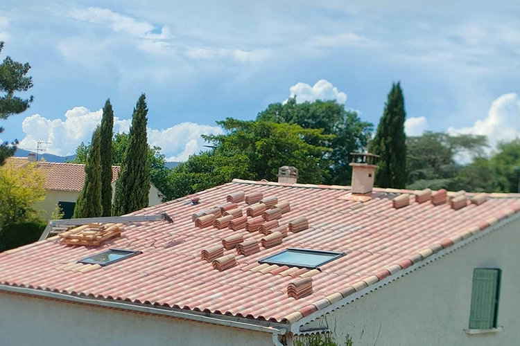 Chantier de toiture, couverture et zinguerie par Artisan Demol près de Manosque